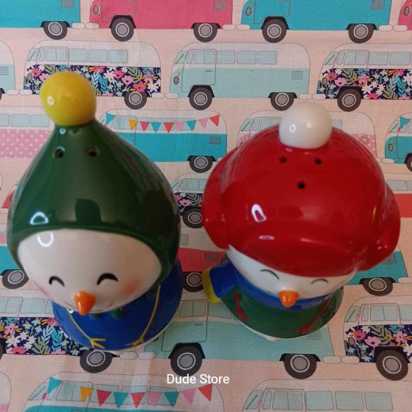SNOWMEN 4-inch Christmas Salt & Pepper Shakers - 2 & 3 Holes - Ceramic - Picture 6 of 6